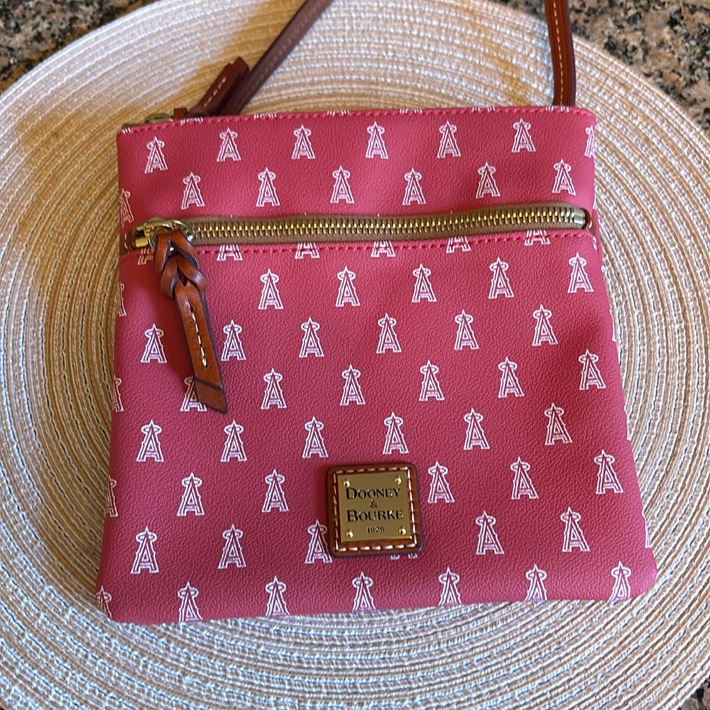 Dooney & Bourke bag